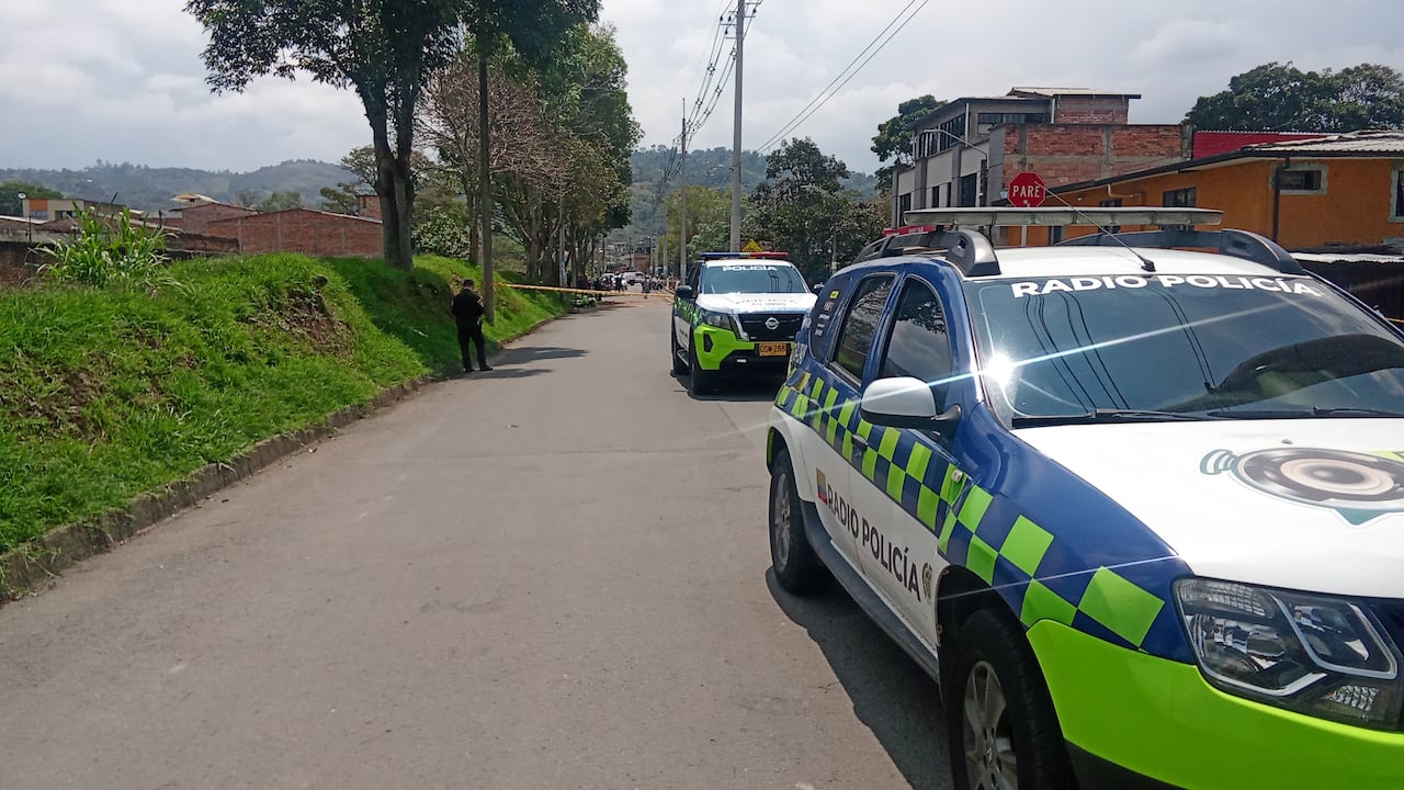 Dos policías resultaron heridos tras la detonación de un artefacto explosivo mientras realizaban labores de patrullaje en Popayán.