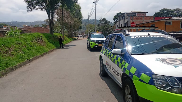 Dos policías resultaron heridos tras la detonación de un artefacto explosivo mientras realizaban labores de patrullaje en Popayán.