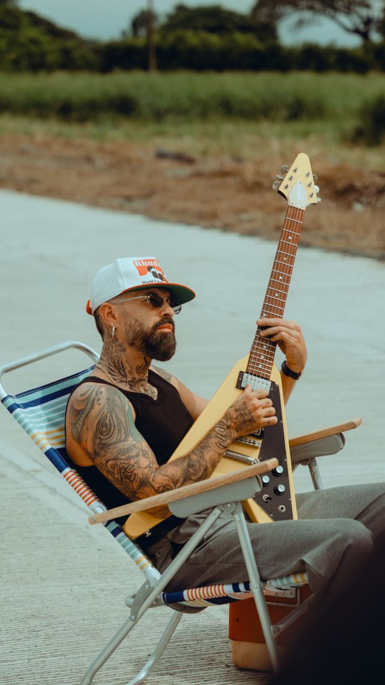 Mike Bahía presenta una canción que marca un antes y un después en su carrera.