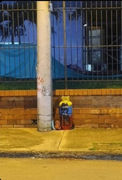 En el barrio Los Naranjos, al oriente de Cali, fue hallado este cilindro.