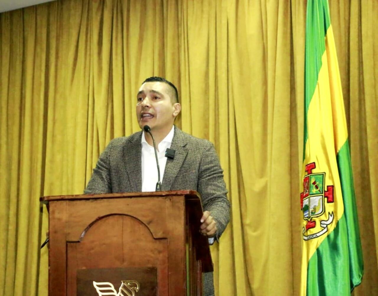 El gobernador del Cauca, Octavio Guzmán, pide implementar mecanismos jurídicos para garantizar el derecho a la movilidad en medio de las movilizaciones ciudadanas.