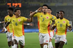 Colombia's forward #07 Luis Diaz (2nd-R) celebrates with teammates midfielder #06 Richard Rios and forward #11 Jhon Arias after scoring his team first goal during the 2026 FIFA World Cup South American qualifiers football match between Colombia and Paraguay at the Metropolitano Roberto Melendez stadium in Barranquilla, Colombia, on March 25, 2025. (Photo by Luis ACOSTA / AFP)