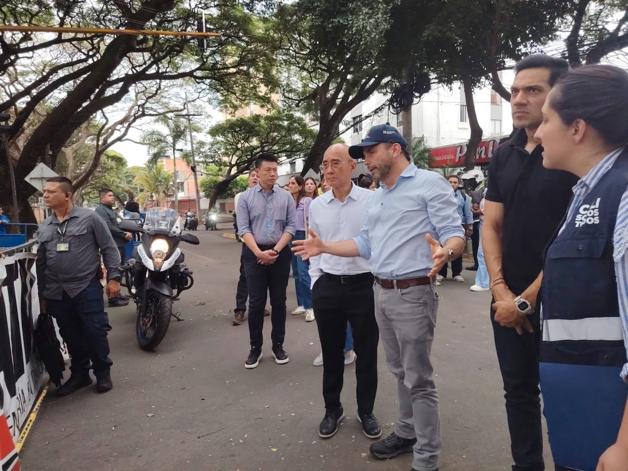 Alcaldía de Cali explora modelo de vivienda de Singapur para la reconstrucción tras el terremoto