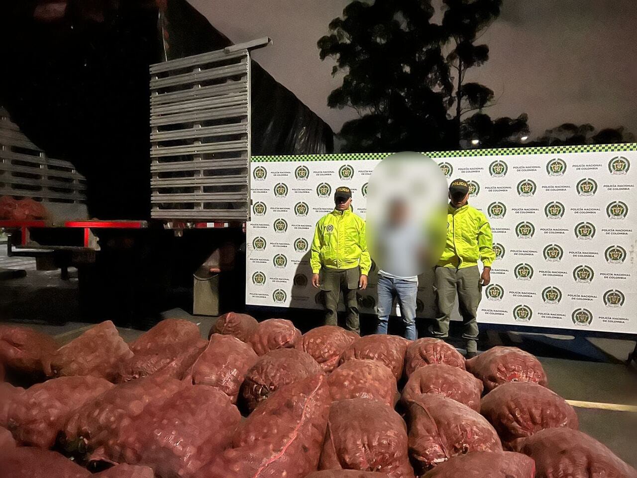 De acuerdo con la Policía, esta acción representa un duro golpe a las finanzas de la columna móvil Dagoberto Ramos, una estructura delictiva vinculada al narcotráfico. El alucinógeno incautado estaba destinado a abastecer el mercado ilegal con cerca de 1.000 dosis