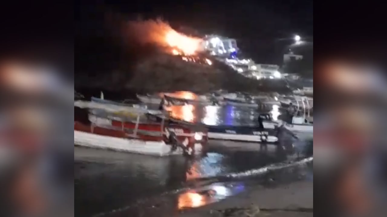 Incendio en cerro de Taganga.