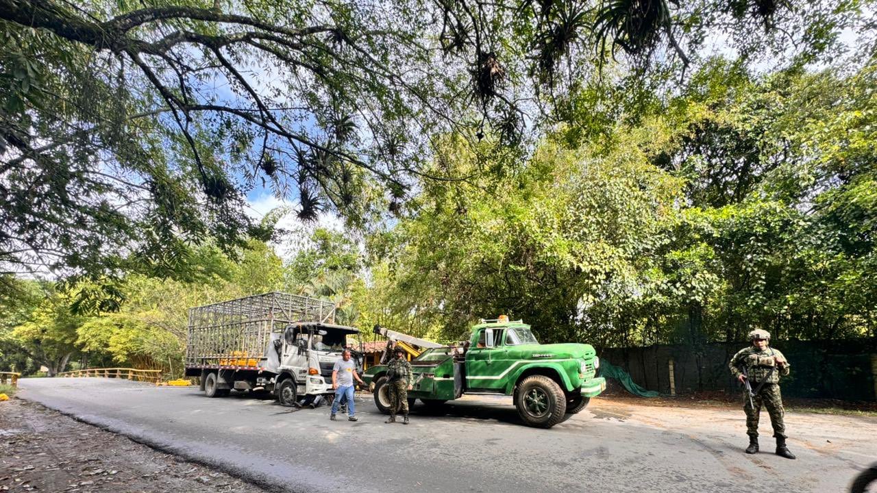 Reapertura de paso vial en el sector del balneario Río Claro, corregimiento de Potrerito, Jamundí.