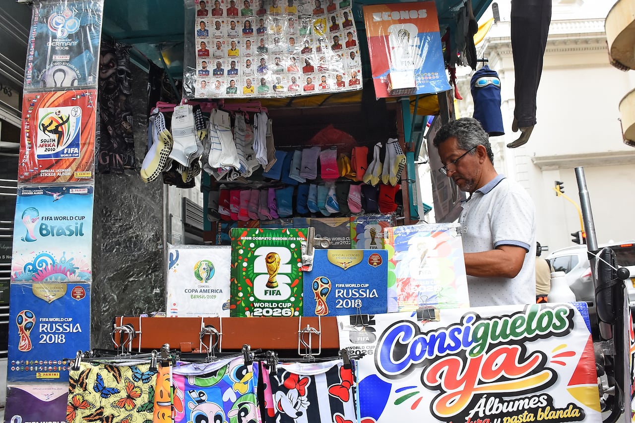 Se activan las ventas informales por fiebre mundialista.