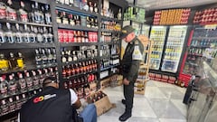 En Cali, las autoridades trabajan de manera conjunta para evitar que se comercialice licor adulterado, de ahí los constantes controles en establecimientos como bares y estancos.