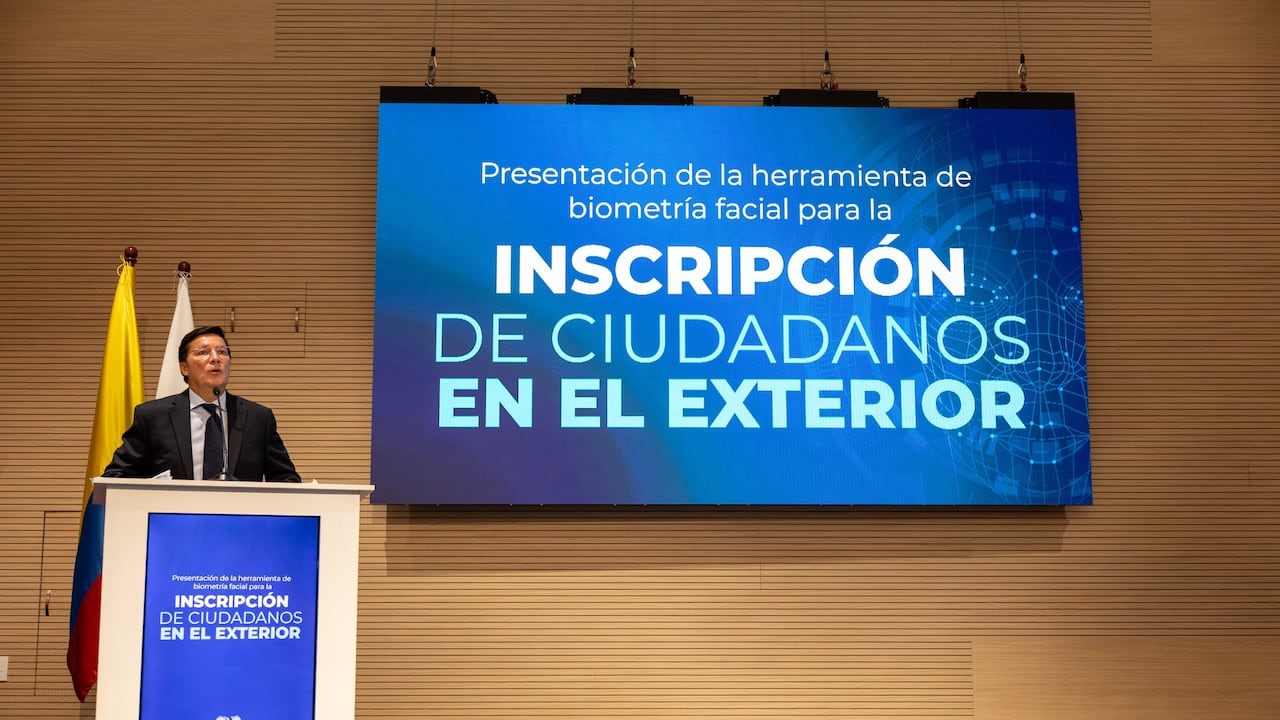 Colombianos en el exterior podrán inscribirse para votar sin ir al consulado: nueva herramienta virtual de la Registraduría.