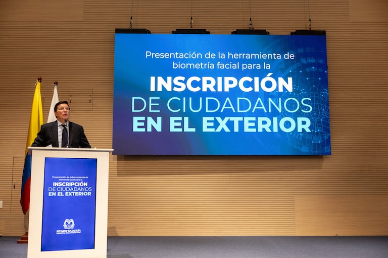 Colombianos en el exterior podrán inscribirse para votar sin ir al consulado: nueva herramienta virtual de la Registraduría.