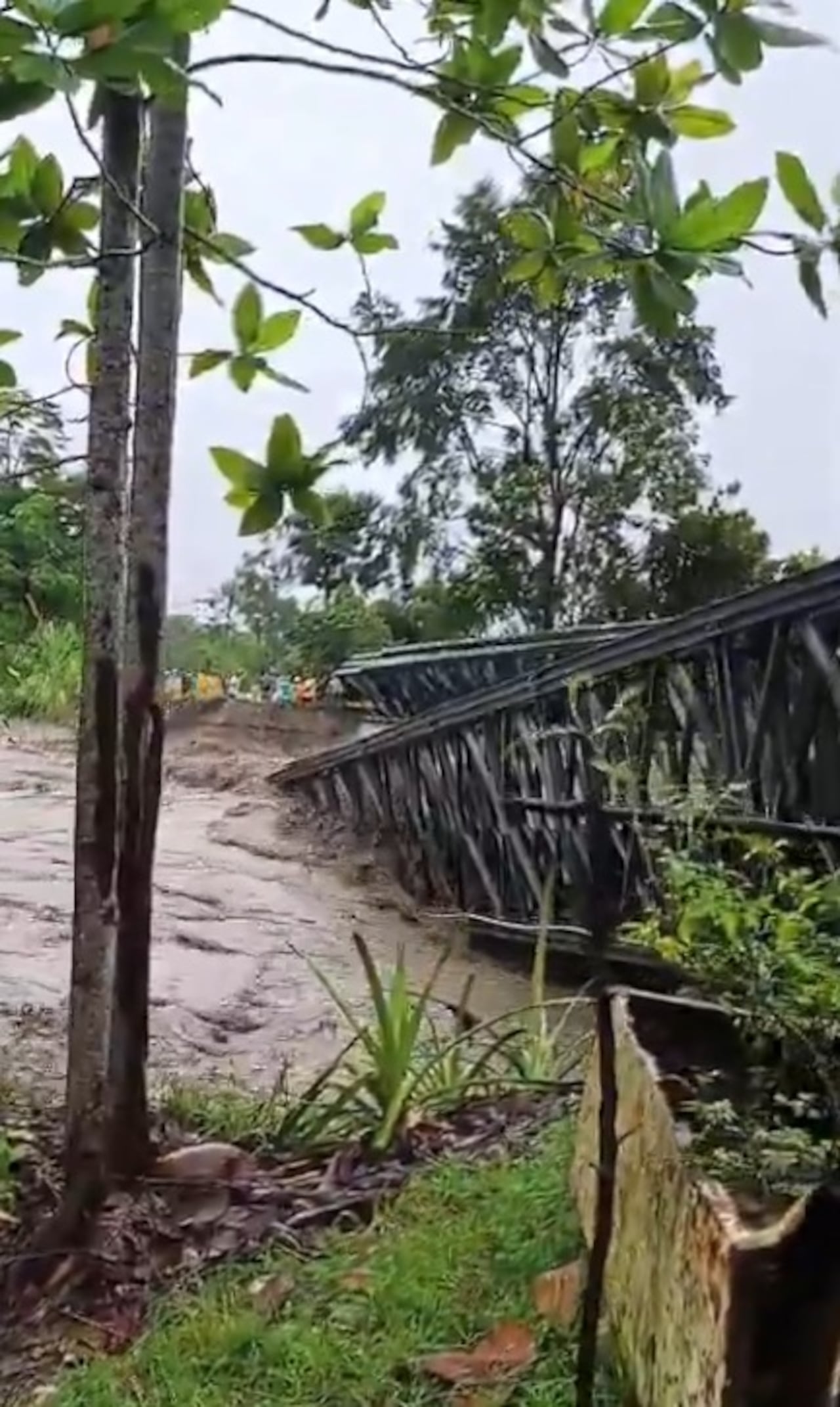 Desbordamiento de ríos provoca el aislamiento de Arauca por graves daños en las carreteras