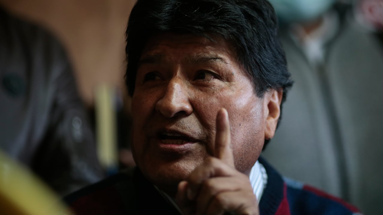 LA PAZ, BOLIVIA - AUGUST 24: Former President of Bolivia Evo Morales speaks during a press conference on August 24, 2021 in La Paz, Bolivia. Morales referred to Jeanine Añez who is imprisoned since March 13 as part of the investigation for the civil unrest the resulted in Evo Morales resignation. Morales stated that Añez should receive the maximum penalty for a coup. (Photo by Gaston Brito/Getty Images)