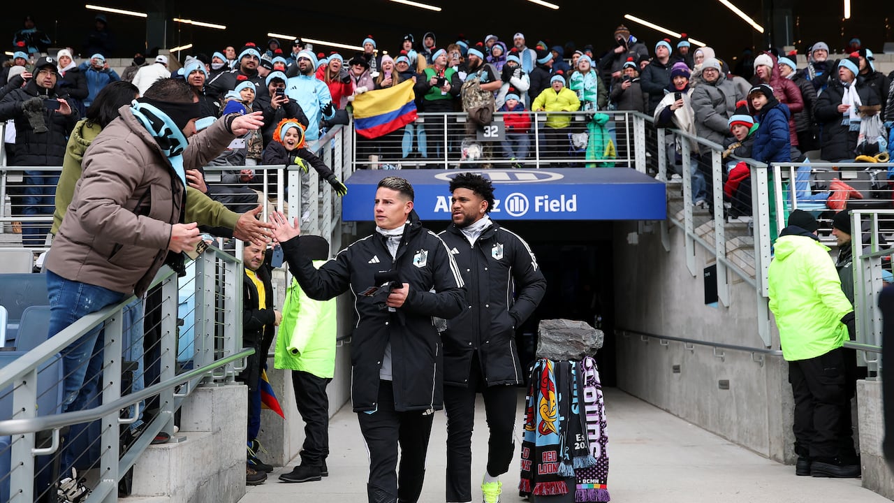 ST PAUL, MINNESOTA - FEBRUARY 28: James Rodr�guez #10 of Minnesota United greets fans as he walks onto the pitch with teammate Carlos Harvey #67 prior to the start of the match against FC Cincinnati at Allianz Field on February 28, 2026 in St Paul, Minnesota. David Berding/Getty Images/AFP (Photo by David Berding / GETTY IMAGES NORTH AMERICA / Getty Images via AFP)