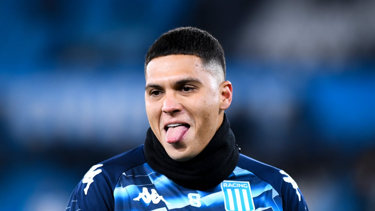 AVELLANEDA, ARGENTINA - AUGUST 09: Juan Fernando Quintero of Racing Club reacts prior to a Liga Profesional 2024 match between Racing Club and Gimnasia y Esgrima La Plata at Presidente Peron Stadium on August 09, 2024 in Avellaneda, Argentina. (Photo by Rodrigo Valle/Getty Images)
