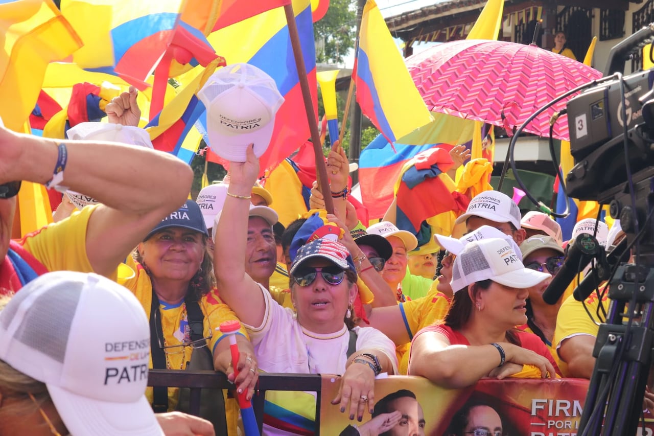 Masivo acompañamiento que recibió el candidato Abelardo de la Espriella durante su cierre de campaña en Buga.