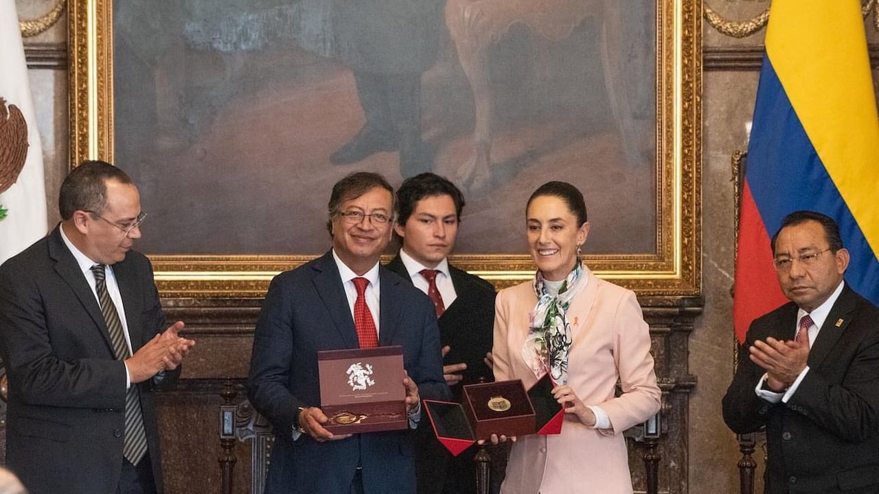 El mandatario colombiano Gustavo Petro y Claudia Sheinbaum, la primera mujer elegida presidente de México.