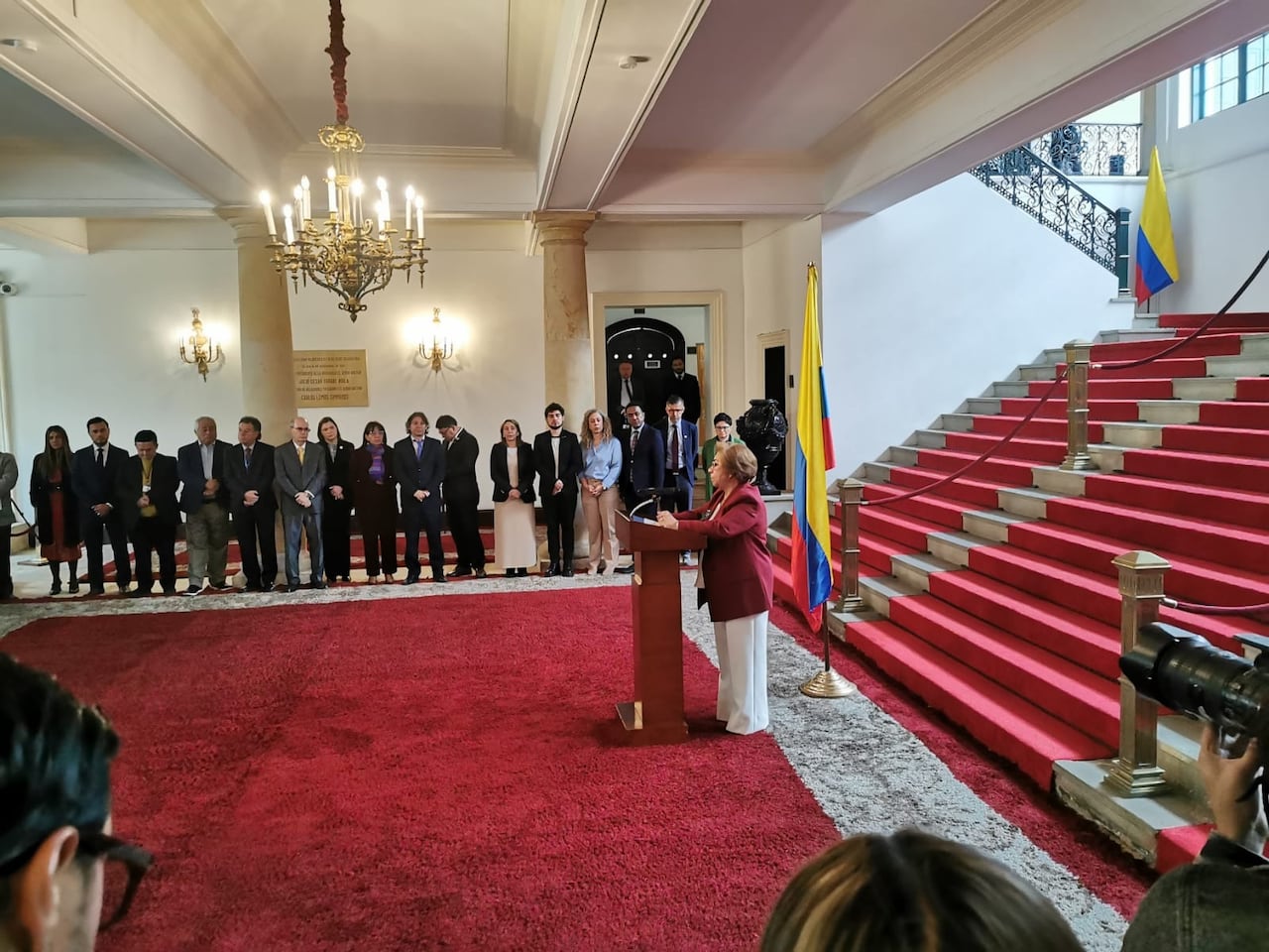 La canciller de Colombia, Rosa Villavicencio, en rueda de prensa donde anunció la solicitud de reconsiderar la descertificación antinarcóticos ante Estados Unidos.