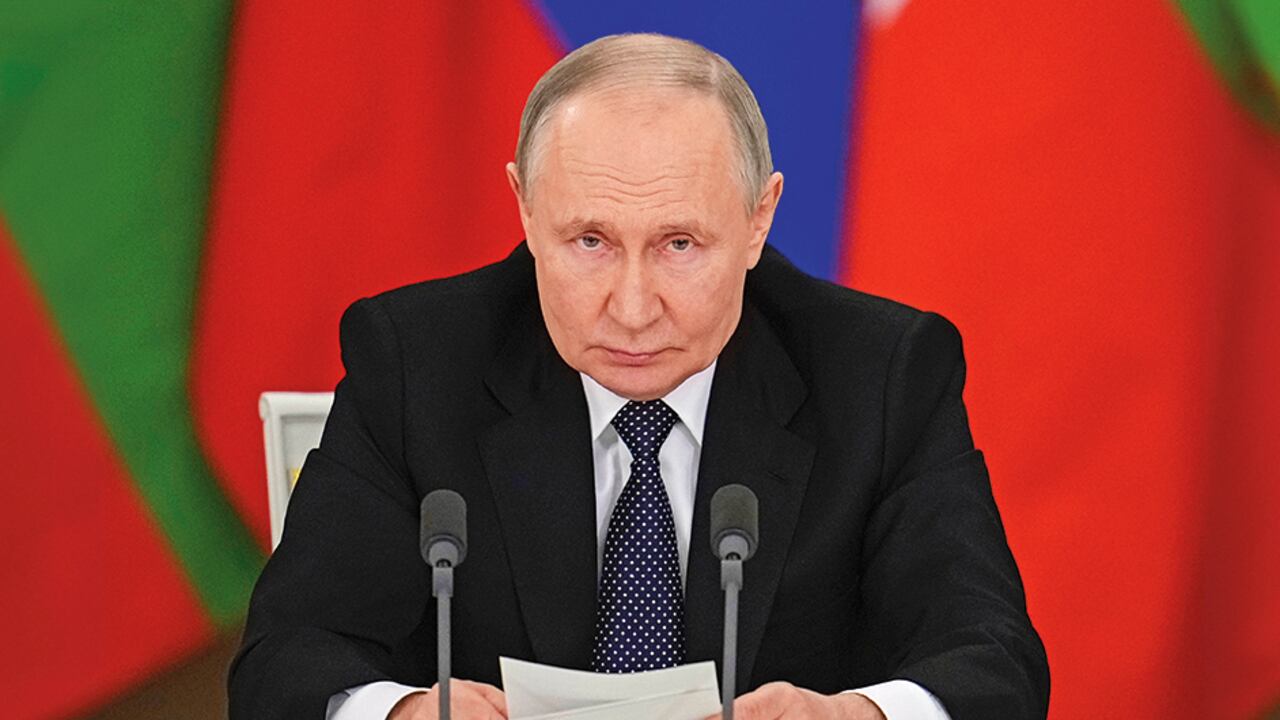 Vladímir Putin, quien desde 2022 era un paria para la comunidad internacional, ha vuelto a tomar protagonismo gracias a Donald Trump. En especial, tras el enfrentamiento de este último y Volodímir Zelenski.