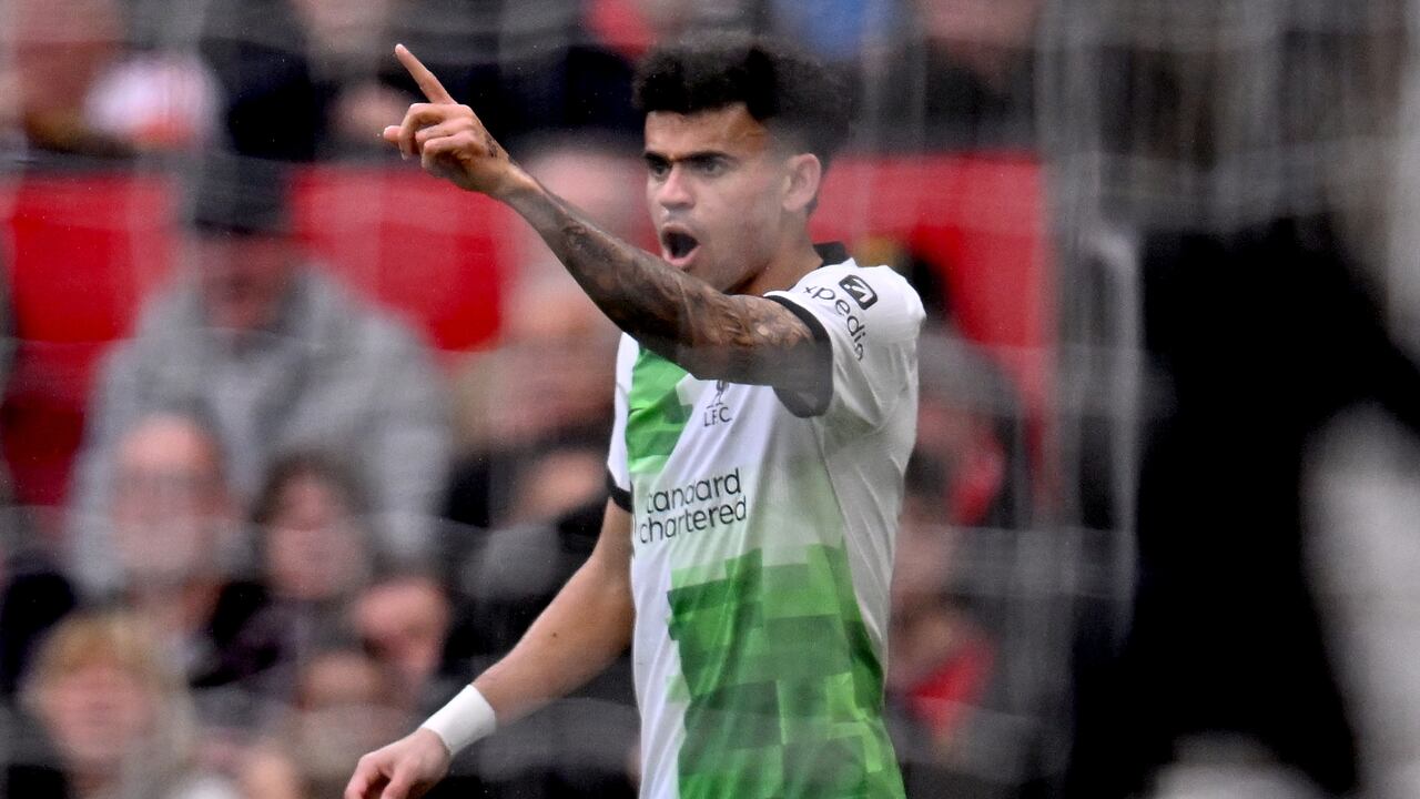 Luis Díaz se reportó con gol en la cancha del Manchester United.