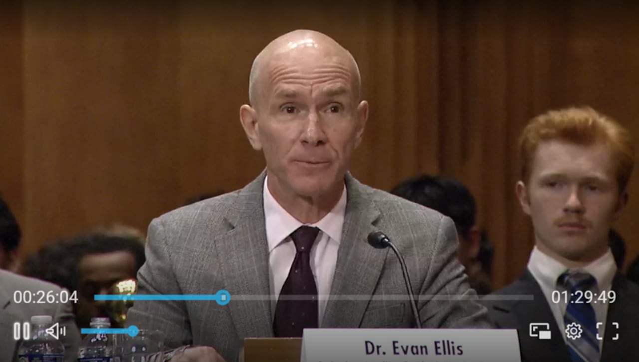 Evan Ellis, investigador en estudios latinoamericanos, se refirió a las tensiones geopolíticas en la región y a la relación actual entre los presidentes Gustavo Petro y Donald Trump.