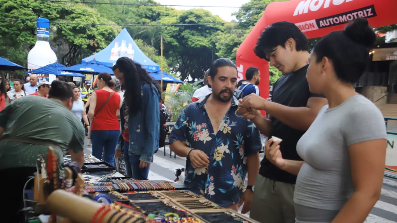 Cientos de caleños y visitantes participaron en la jornada de Borondo.