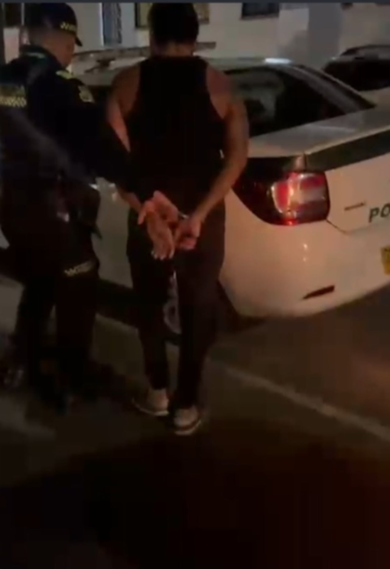 En un operativo de control realizado en el tradicional barrio El Peñón, la Policía Metropolitana de Santiago de Cali capturó a un hombre de 38 años