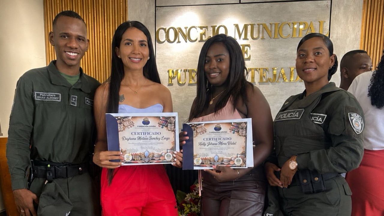 Jóvenes de Puerto Tejada culminaron con éxito el curso de barbería impulsado por el Laboratorio de Paz de la Policía Nacional, una iniciativa que busca generar oportunidades de emprendimiento y fortalecer los proyectos de vida de la población juvenil.