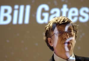El fundador de Microsoft, Bill Gates, se reunió hoy con el alcalde de París, Bertrand Delanoe, para firmar el "pacto digital". Gates llamó a las empresas francesas para que ayuden a los extrabajadores del tren que quedaron desempleados.