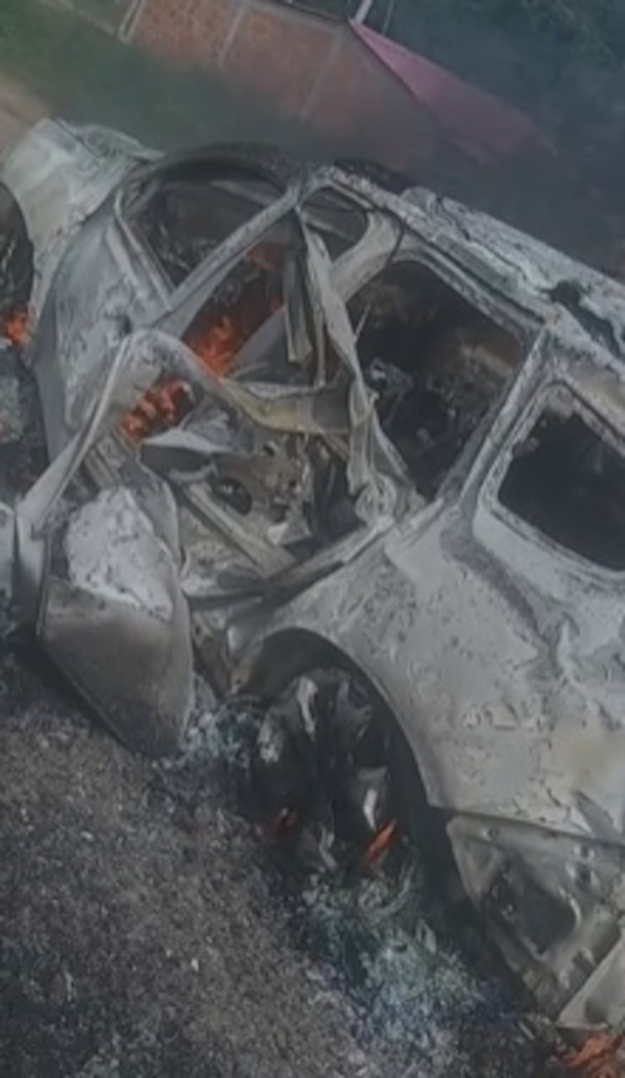 Así quedó la camioneta donde al parecer se movilizaban disidentes de las Farc y la cual fue atacada por el Ejército, tras detectarla que iba por Tacueyó, Toribío.