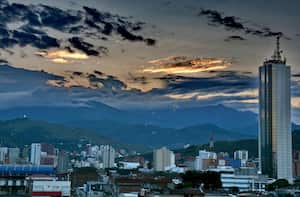 Los atardeceres caleños estuvieron esta semana teñidos por las luna de sangre y la luna azul.