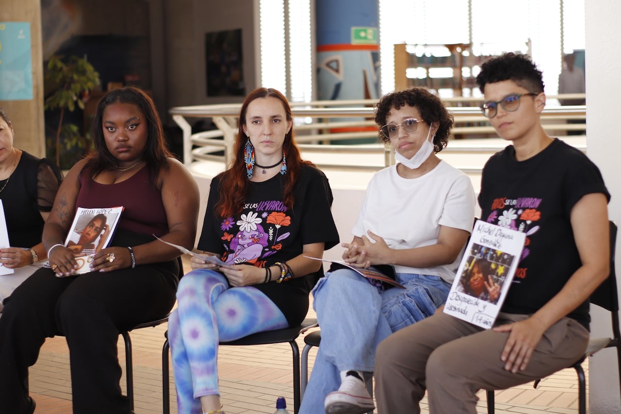 Hasta Encontrarlas es un colectivo de mujeres que, desde 2019, documenta y visibiliza la desaparición de niñas, niños y adolescentes en Cali, acompañando a sus familias y presionando la activación de rutas de búsqueda.