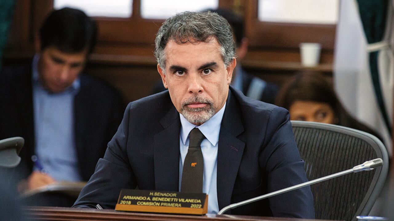 ARMANDO BENEDETTI fue el primer político tradicional que se unió a las toldas del petrismo. Lo recibieron pese a sus audacias, defectos y procesos judiciales.