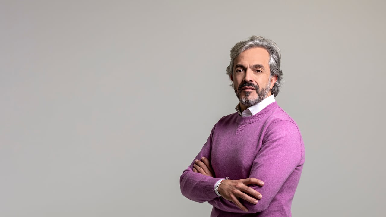 Juan Daniel Oviedo, un candidato con propuestas que pueden resultar inesperadas. Su perfil tiene más detalles.