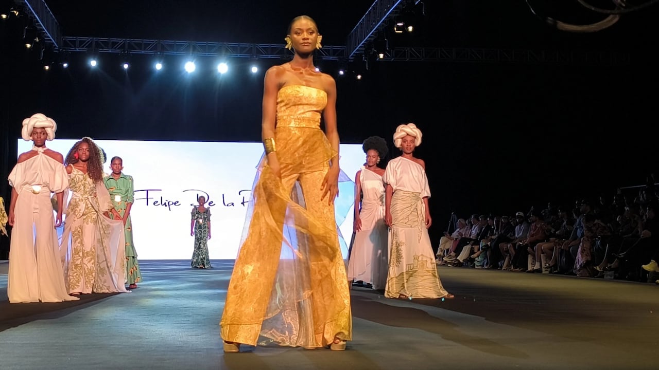 Tatiana Rodríguez Viáfara, del proyecto Modelaje al Distrito, debutó en Cali Distrito Moda.
