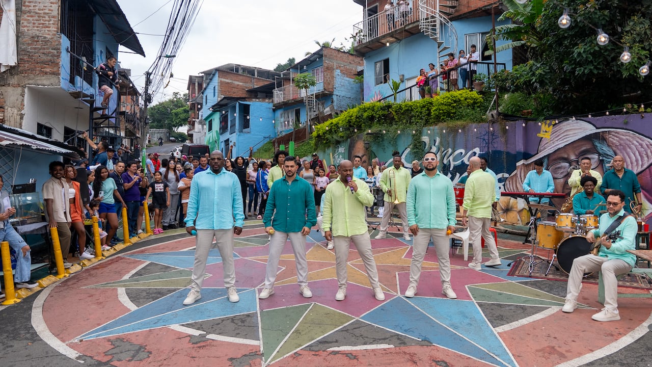 Realidad-Es / Grupo Niche