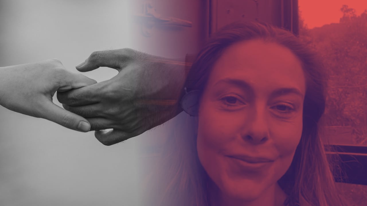 La intérprete colombo-británica denunció que su pareja le terminó por WhatsApp.