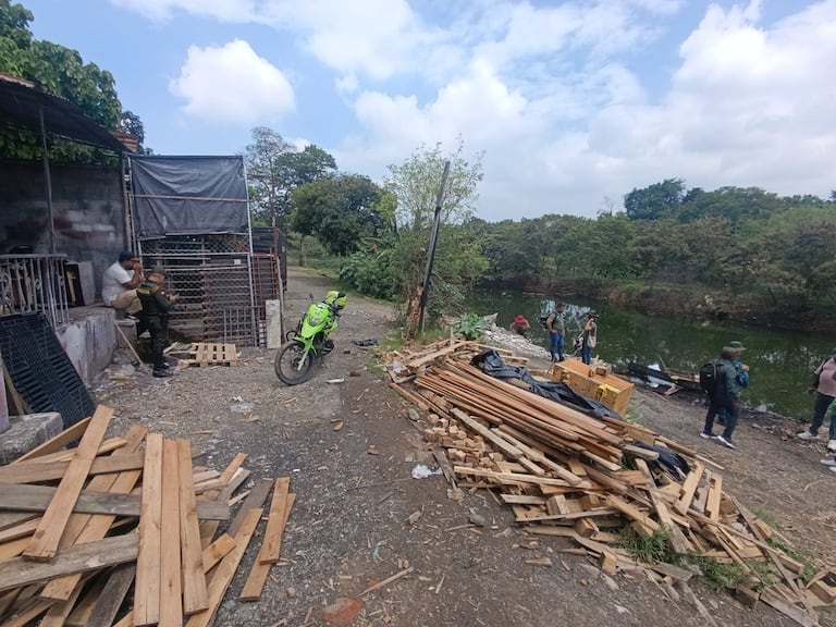 Policía Ambiental impuso comparendos por afectación con residuos en zona de protección de las lagunas El Pondaje y Charco Azul