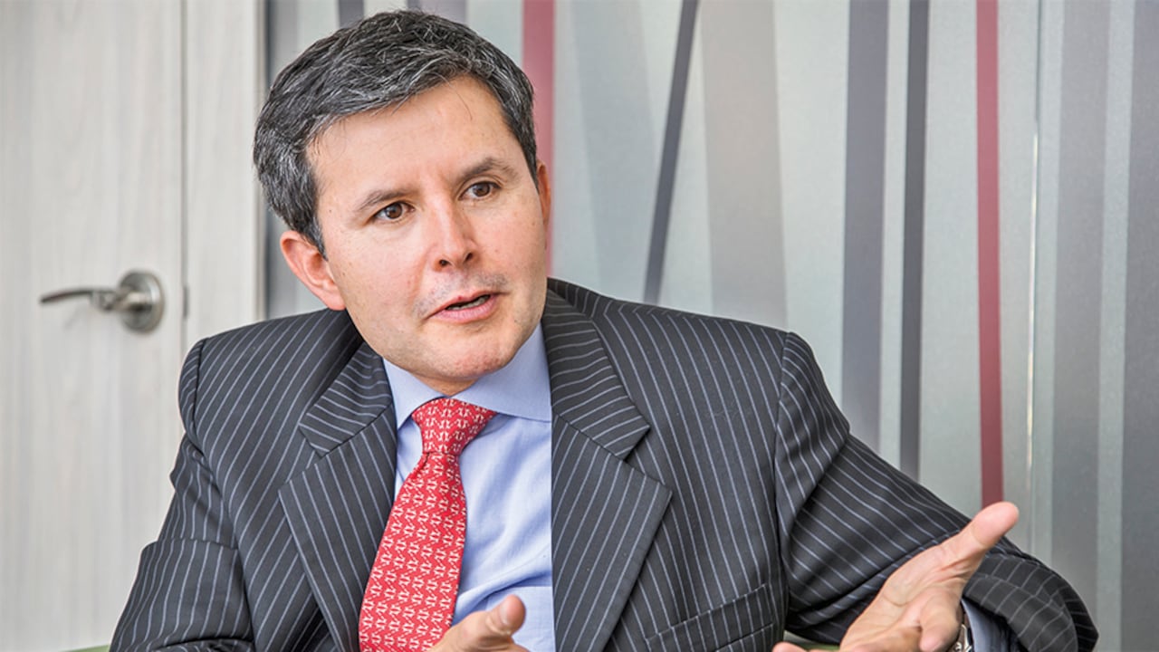 josé roberto acosta Director de Crédito Público