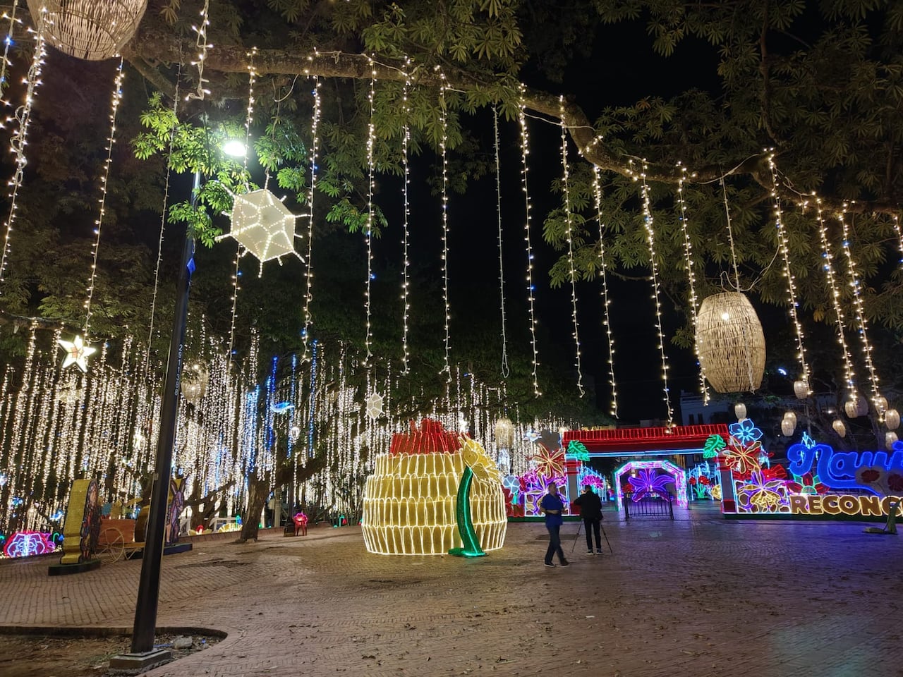 Alumbrado navideño en Cali 2025