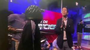 El presentador del programa rogó a las autoridades que no interfirieran.