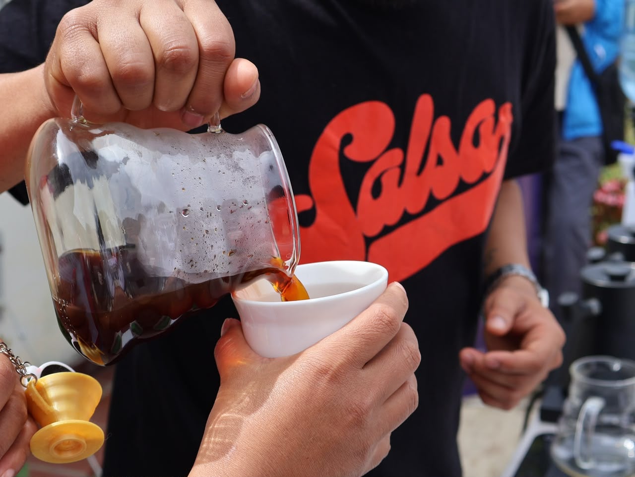 Jóvenes del municipio de Suárez reciben formación especializada en procesos de cafés especiales, una iniciativa que busca fortalecer el emprendimiento rural y generar nuevas oportunidades para la construcción de paz en el norte del Cauca.
