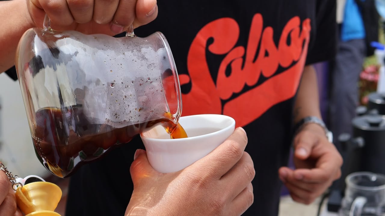 Jóvenes del municipio de Suárez reciben formación especializada en procesos de cafés especiales, una iniciativa que busca fortalecer el emprendimiento rural y generar nuevas oportunidades para la construcción de paz en el norte del Cauca.