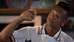 El exjugador recordó cuando casi salta de un balcón.