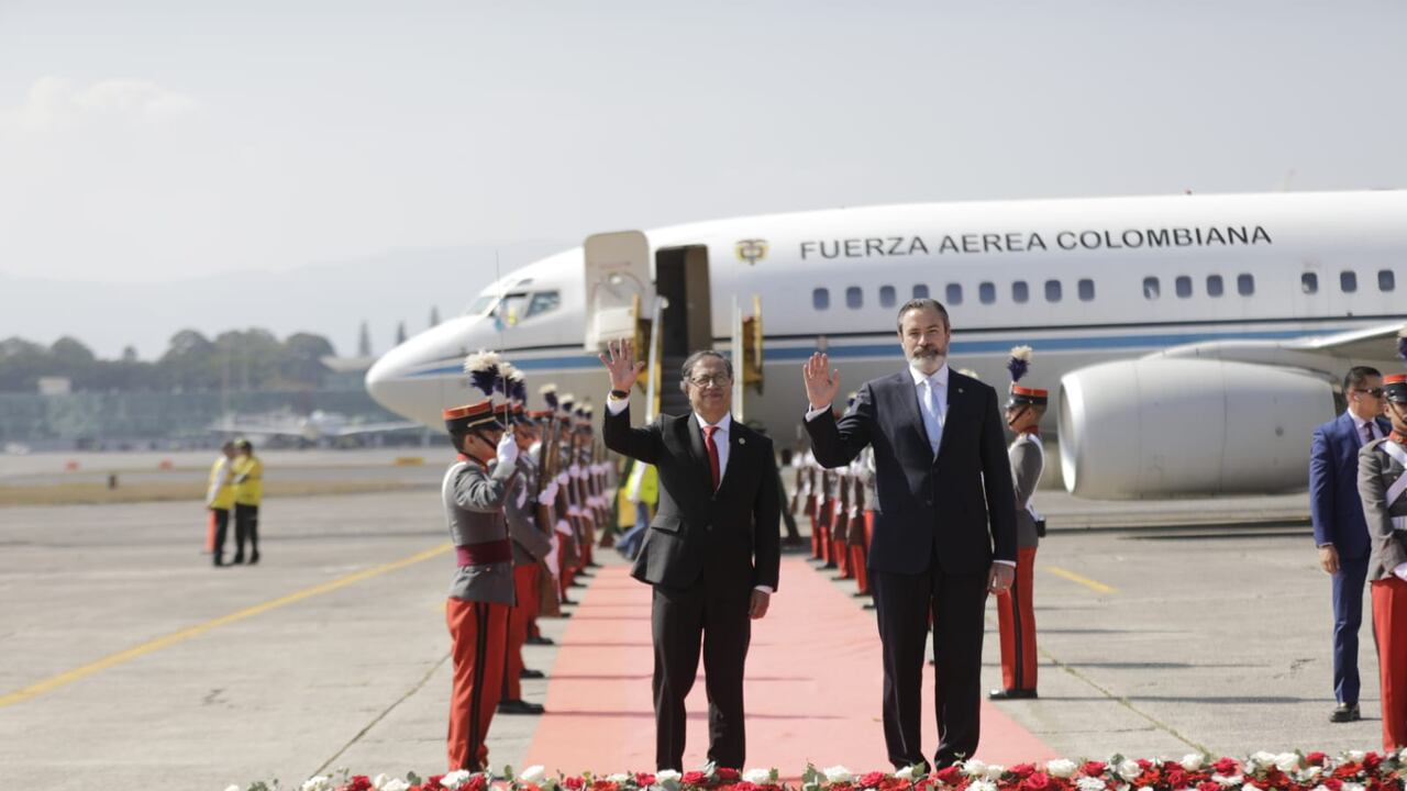 Petro arribó a Guatemala en la tarde de este domingo luego de su breve visita al Chocó.