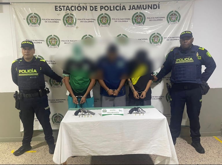La Policía Metropolitana de Cali capturó en flagrancia a tres presuntos delincuentes tras cometer un hurto en Jamundí