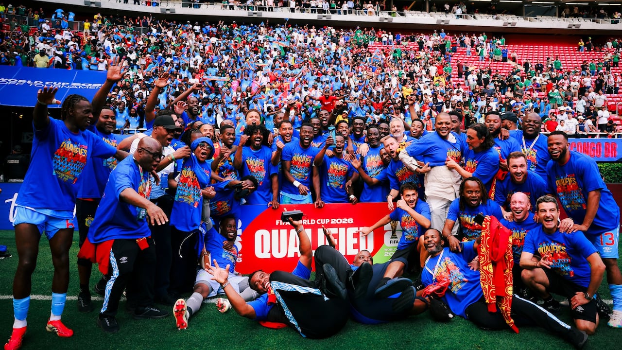 Los jugadores de la República Democrática del Congo celebran la clasificación al Mundial 2026.