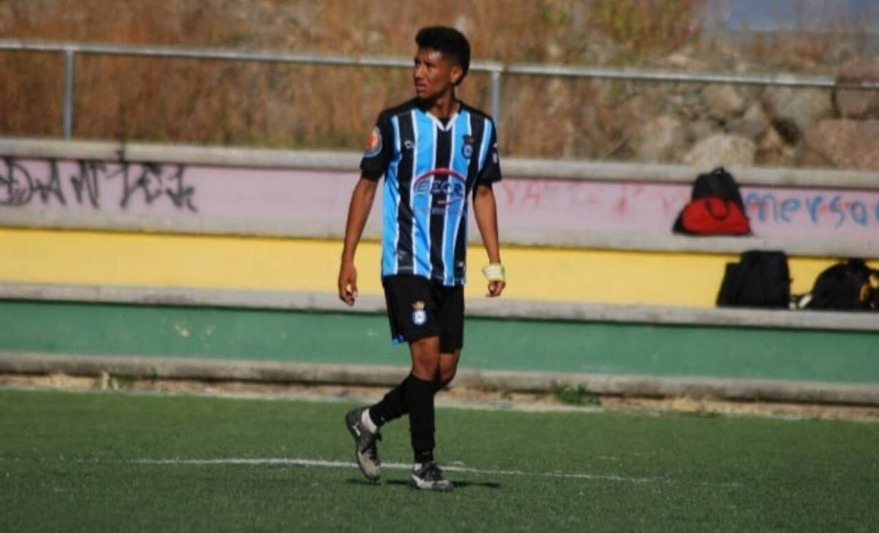 Jhon Mario Tirado en un parido con su equipo Real Cochabamba en Bolivía.