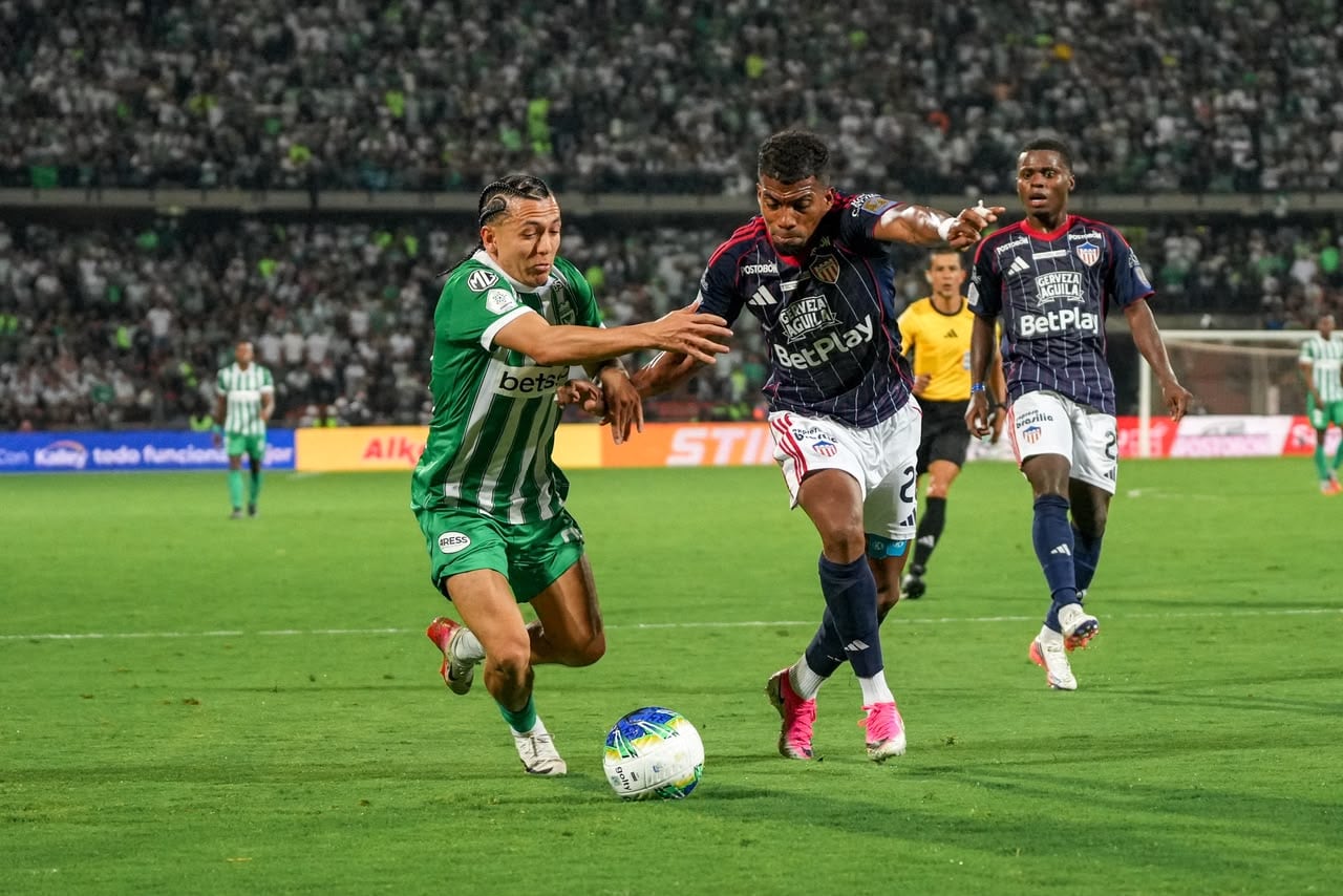 Imagen del encuentro entre Atlético Nacional y Junior de Barranquilla por la fecha 3 del segundo semestre de la Liga Colombiana 2026.