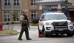 La policía ya acordonó el sitio donde ocurrió la tragedia en medio de un desfile que celebraba el Día de la Independencia de Estados Unidos.