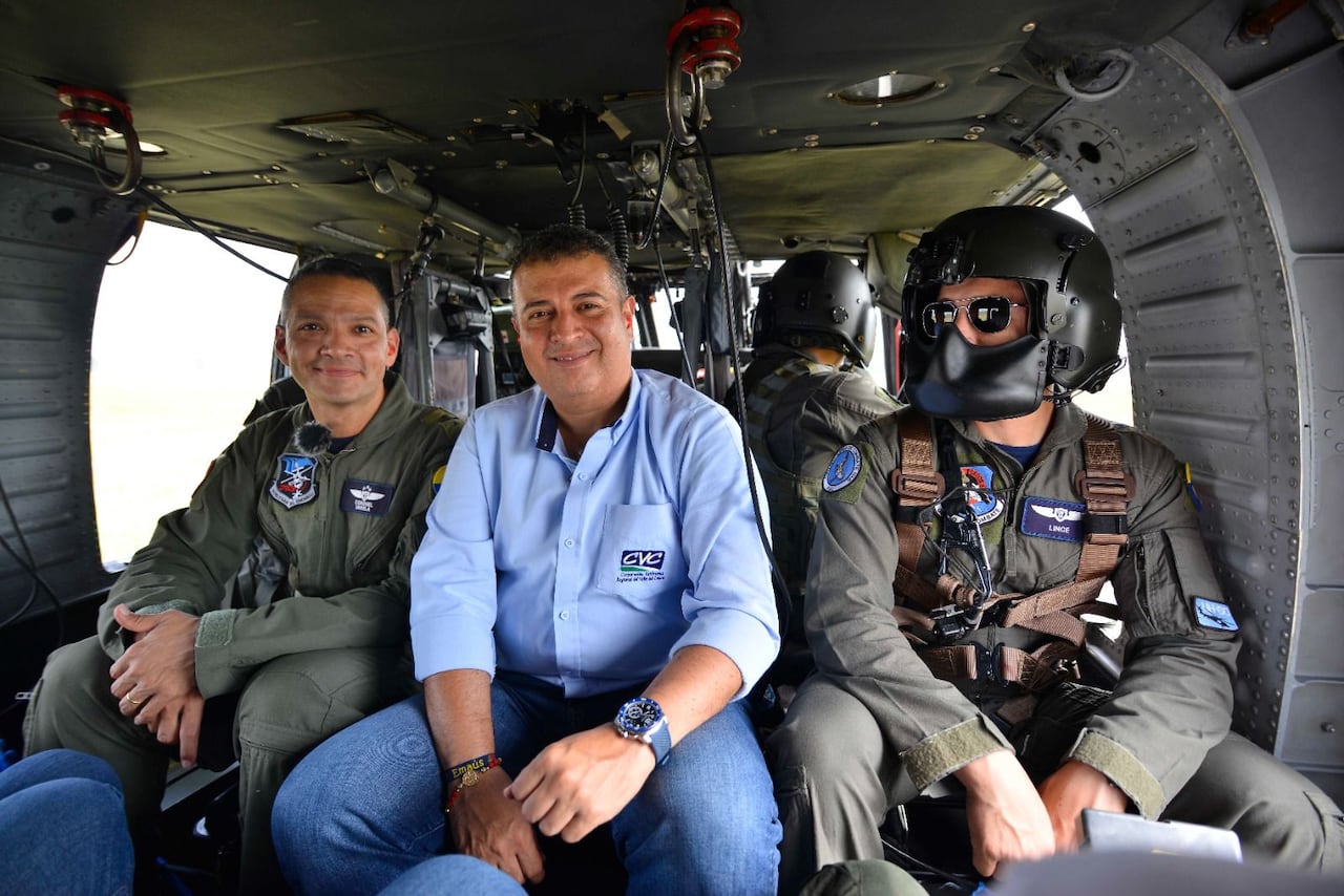 Sobrevuelo puntos de incendios forestales en Cali.